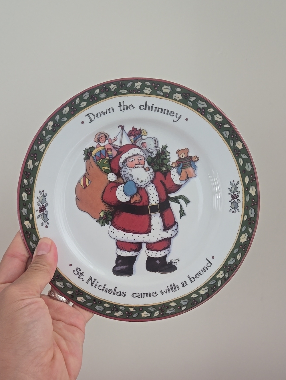 Hallmark Vintage 1996 Santa Ceramic  Plate